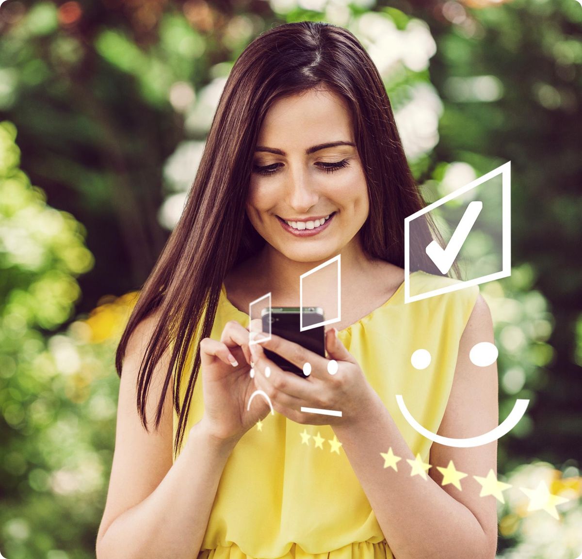 Mujer feliz usando la app